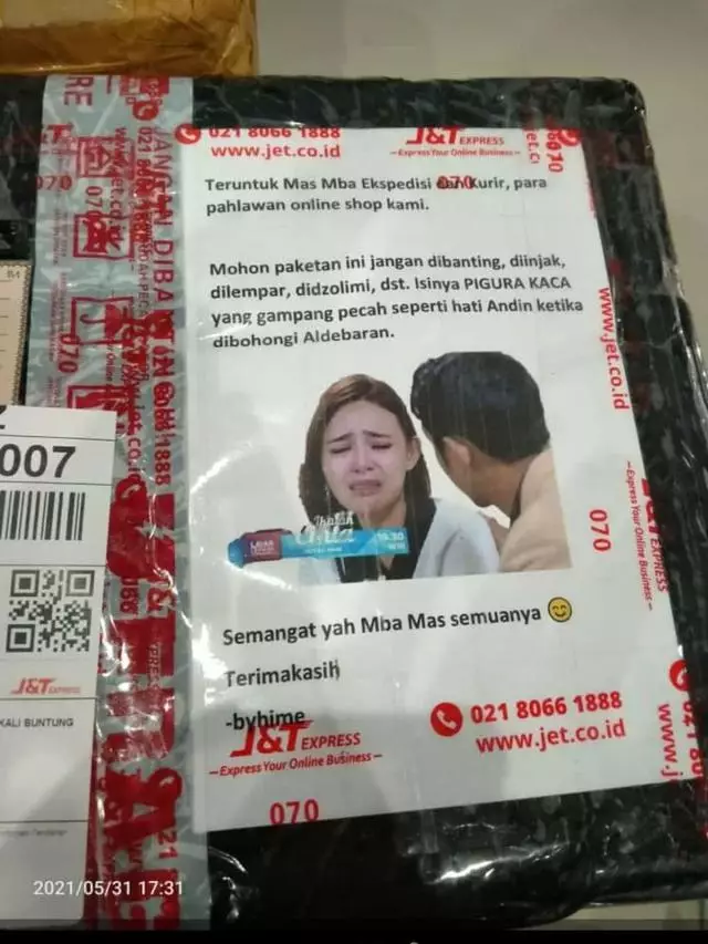 Tulisan di Paket